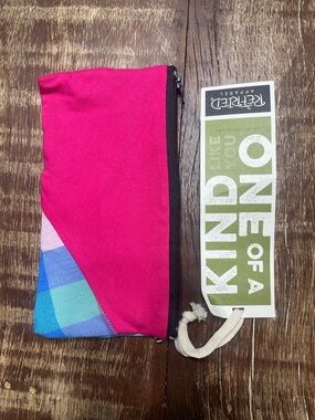 🌟5/$15🌟Pink Colorblock Wristlet Pouch
